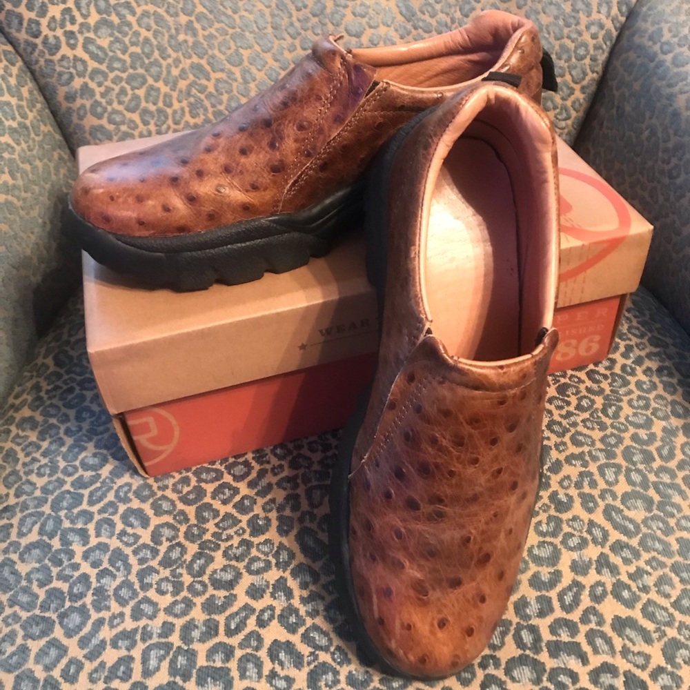 Roper-Ostrich design slip on